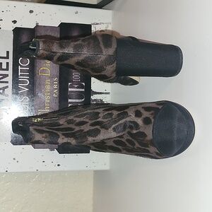 Karl Lagerfeld Lainey dyed calf hair, leopard print heel booties, sz 7.5